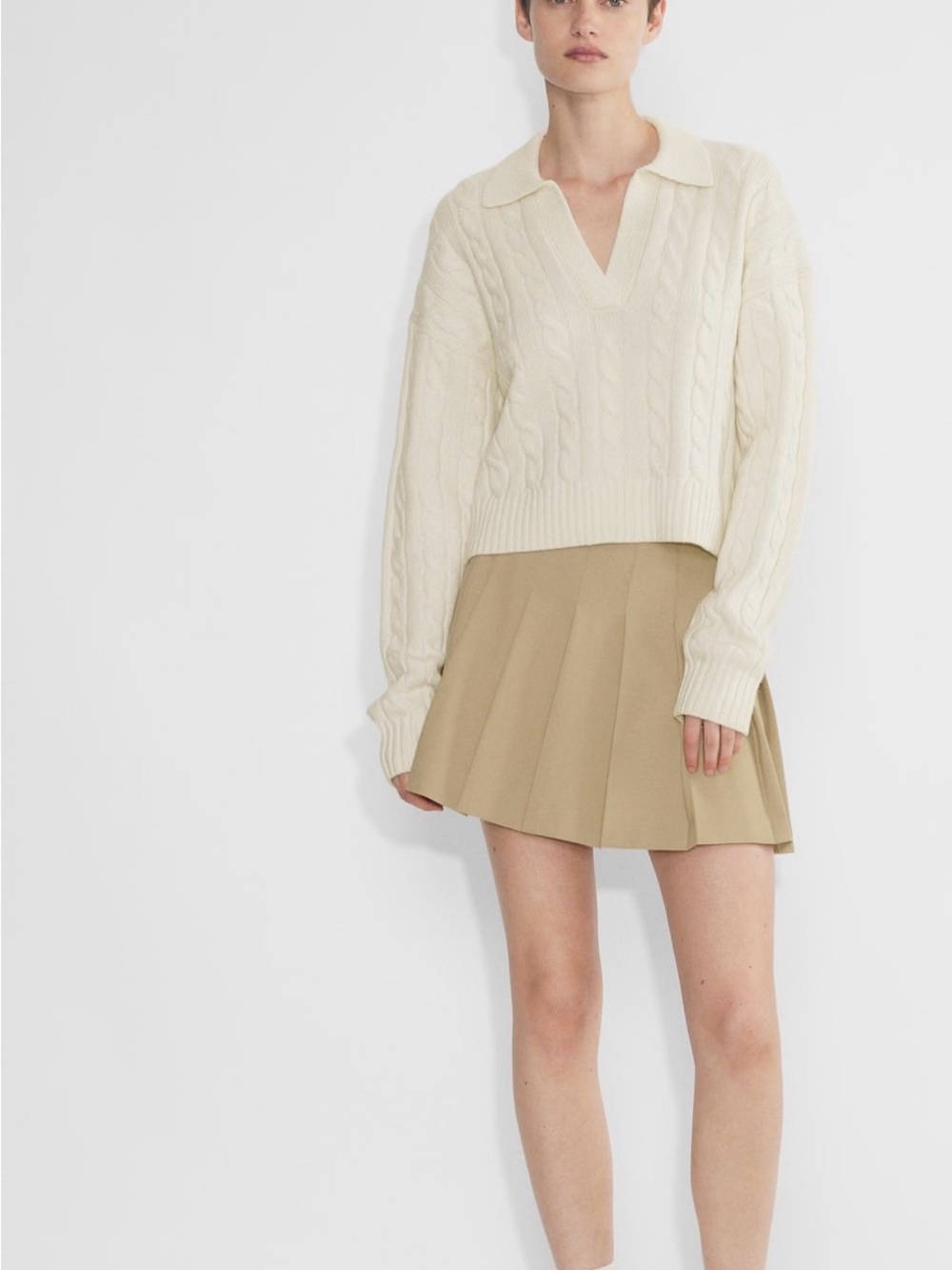 Aritzia Sunday Best Cable-Knit V-Neck Sweater